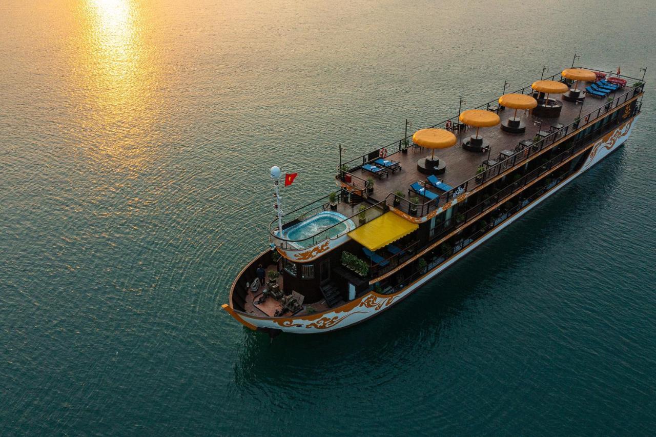 Nostalgia Halong Cruise Hotel ฮาลอง ภายนอก รูปภาพ