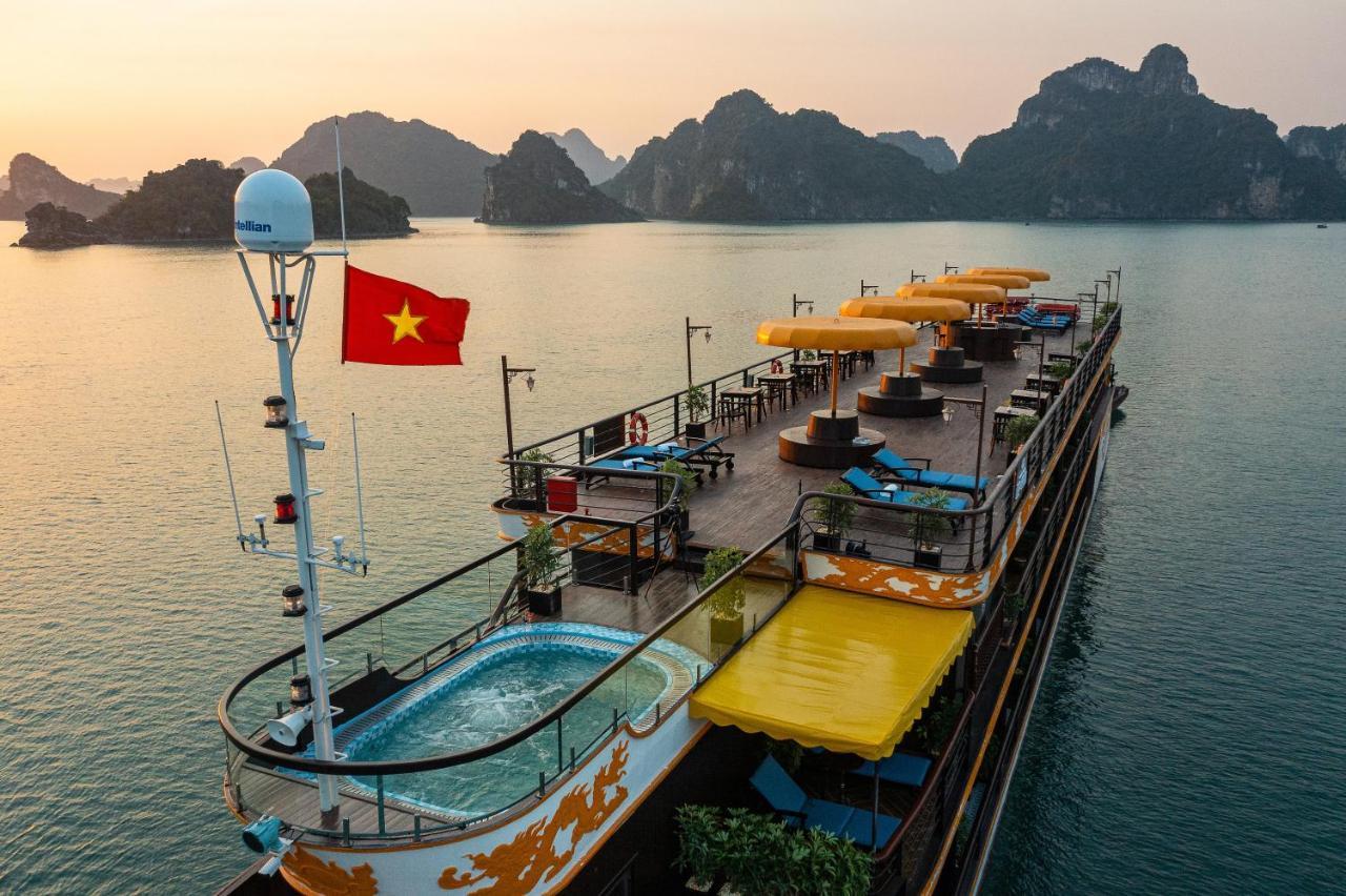 Nostalgia Halong Cruise Hotel ฮาลอง ภายนอก รูปภาพ