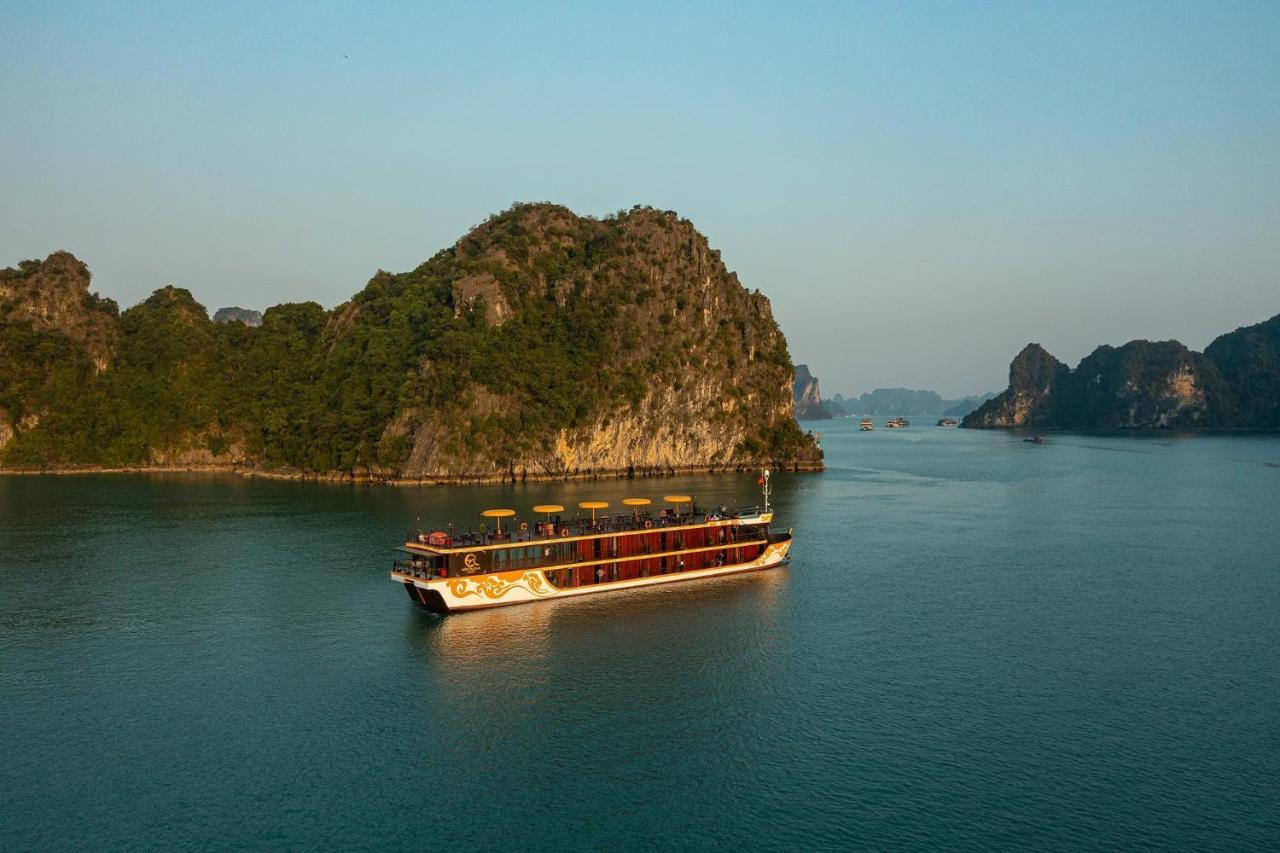 Nostalgia Halong Cruise Hotel ฮาลอง ภายนอก รูปภาพ