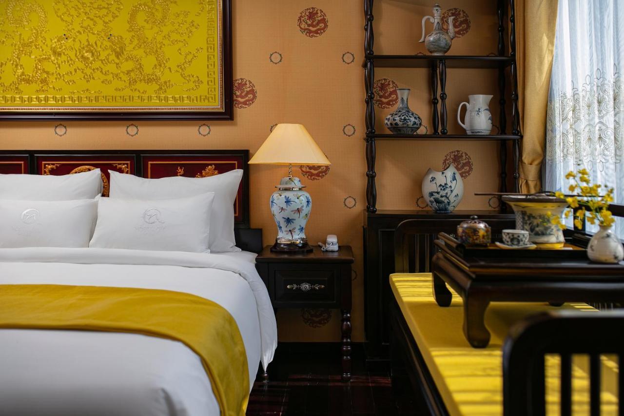 Nostalgia Halong Cruise Hotel ฮาลอง ภายนอก รูปภาพ